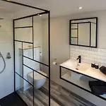 Le Manoir De La Valette Bed & Breakfast Florennes