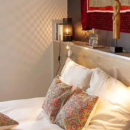 Le Manoir De La Valette Bed and Breakfast Florennes