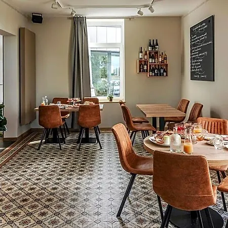 Le Manoir De La Valette Bed and Breakfast 3*